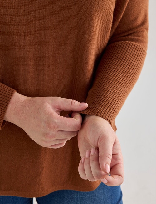 North South Curve Merino Blend Curve Hem Jumper, Nutshell product photo View 06 L