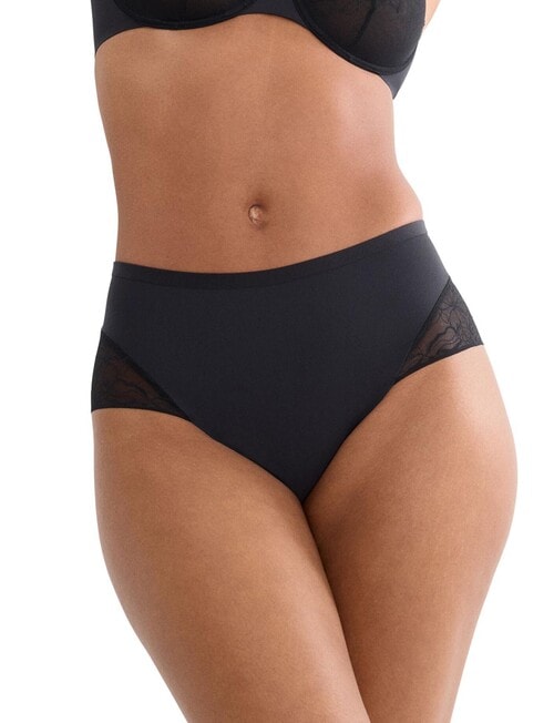 Triumph Comfort Shaping Lace Maxi Brief, Black product photo