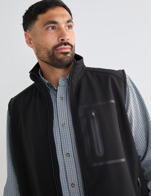 Logan Quantum Vest, Black product photo View 05 L