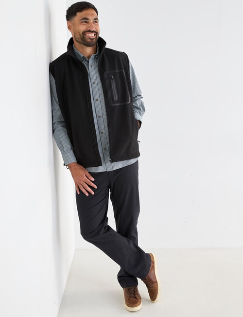 Logan Quantum Vest, Black product photo View 03 L