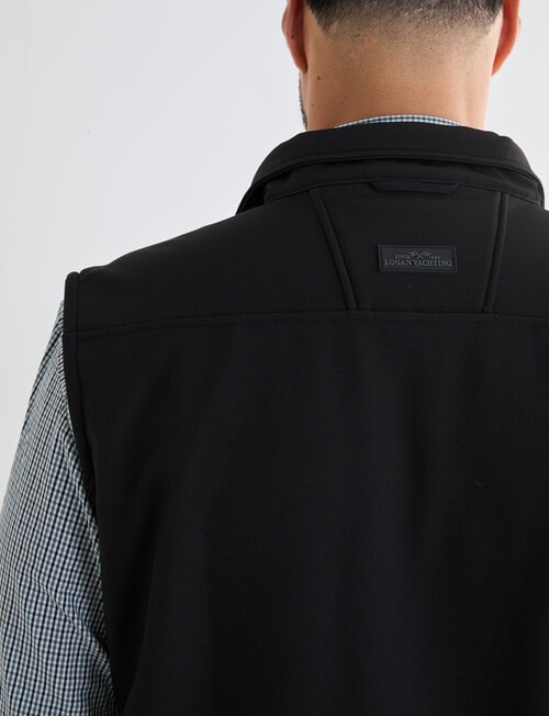 Logan Quantum Vest, Black product photo View 07 L