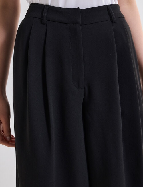 State of play Dylan Longline Short, Black product photo View 04 L