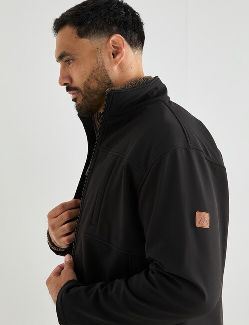Kauri Trail Tucker Softshell Jacket, Black product photo View 04 L