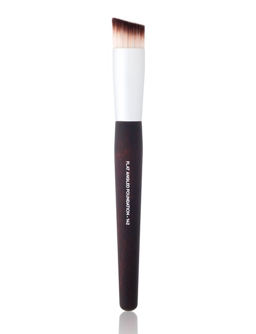 Chi Chi Flat Angled Foundation Brush, 142 product photo View 02 L