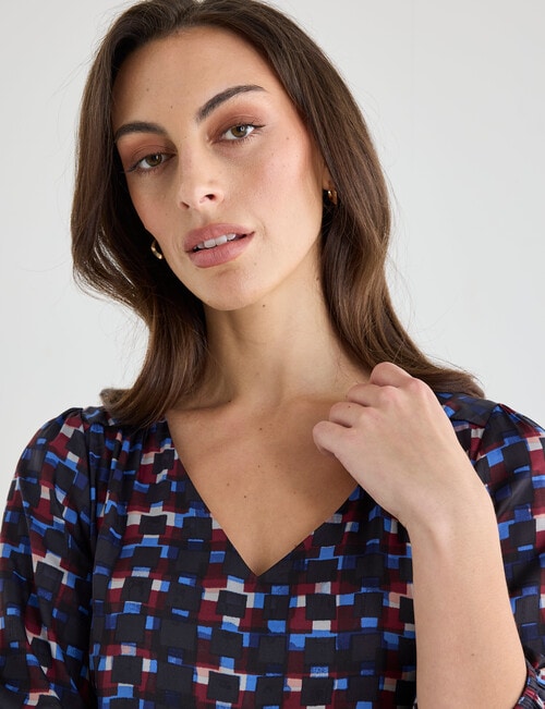 Oliver Black Three Quarter Sleeve V-Neck Top, Dice Print product photo View 04 L