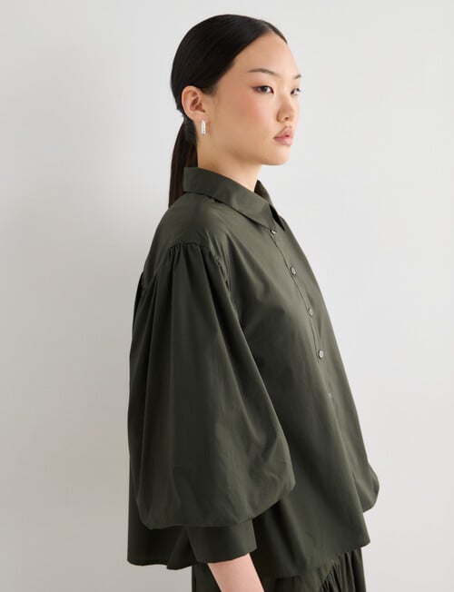 State of play Aura Shirt, Dark Green product photo View 07 L