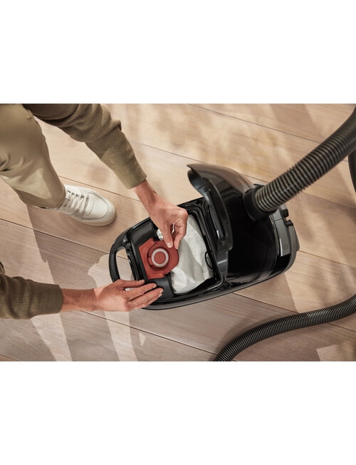 Miele M1 Cat & Dog Bagged Vacuum Cleaner, Obsidian Black product photo View 07 L