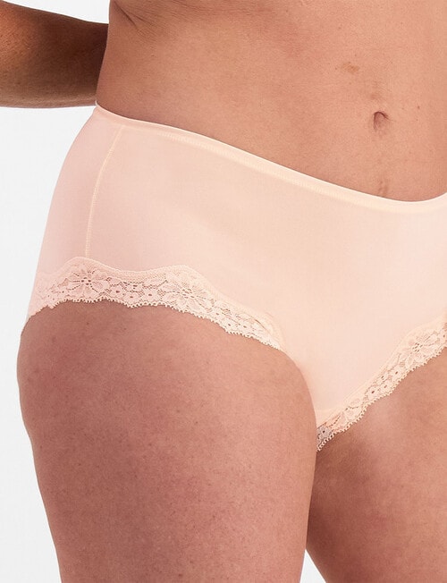Bonds Bases Flex Lace Shortie, Pretty Thing product photo View 02 L