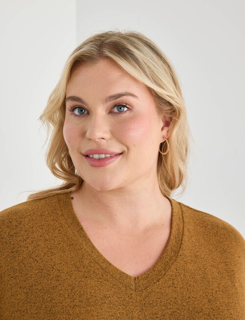 Studio Curve Supersoft 3/4 Sleeve Drawcord Side Top, Nutshell product photo View 04 L