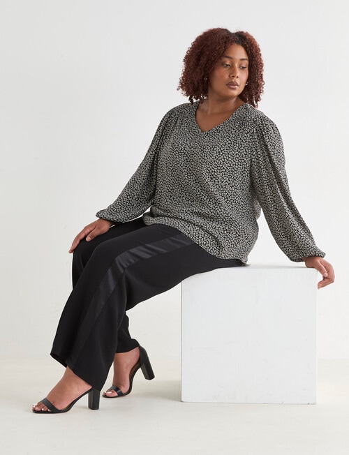 Studio Curve V-Neck Ditsy Print Blouse, Black & White product photo View 05 L