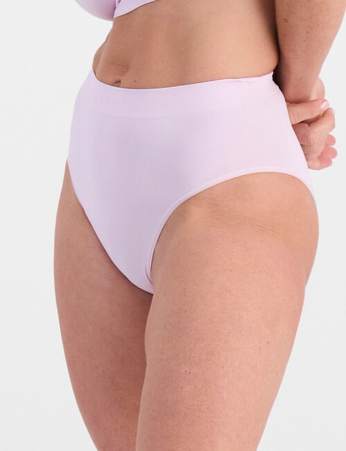 Bonds Bases Full Brief, Wildest Dreams product photo View 02 L