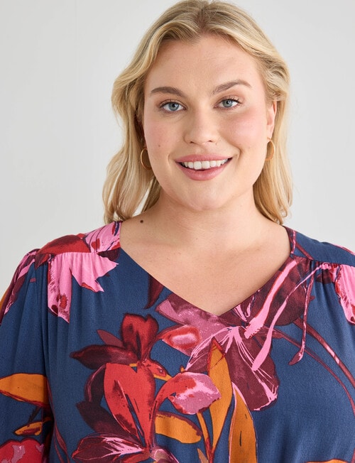 Studio Curve Floral Print Maxi Dress, Pink product photo View 04 L