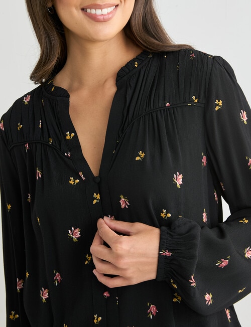 Whistle Long Sleeve Gather Top, Floral Black product photo View 04 L