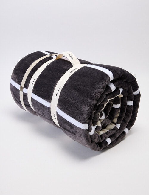 Haven Merit Fleece Sherpa Blanket product photo