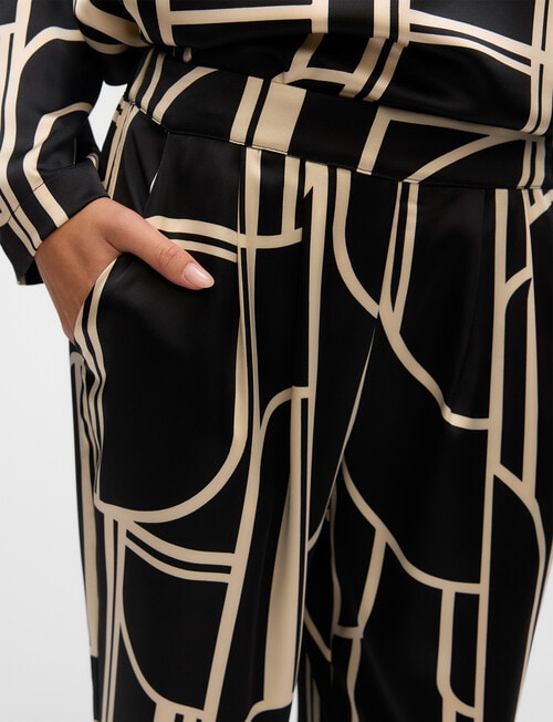 Vero Moda Hadley Pant, Black Print product photo View 03 L