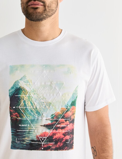 Kauri Trail Short Sleeve Tee, White product photo View 04 L