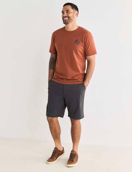 Kauri Trail Short Sleeve Tee, Rust product photo View 02 L