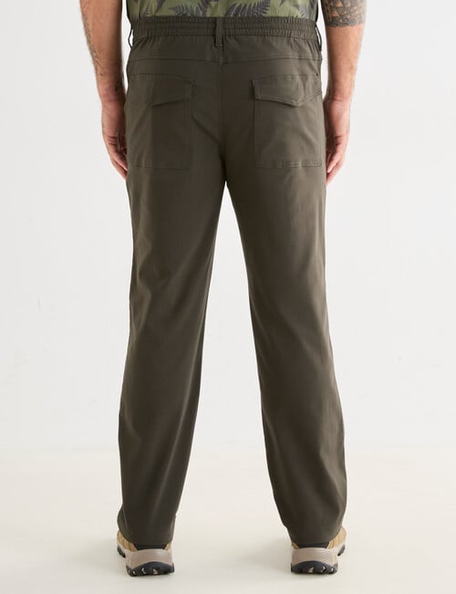 Kauri Trail Tread Pant, Olive product photo View 02 L