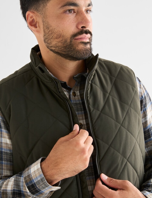 Kauri Trail Sherpa Lined Vest, Dark Khaki product photo View 04 L