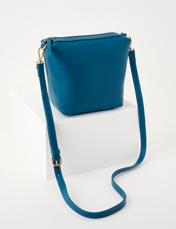 Boston + Bailey Vintage Crossbody Bag, Teal product photo