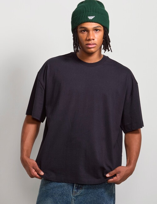 AIR SPACE Oversized Tee, Black product photo View 02 L