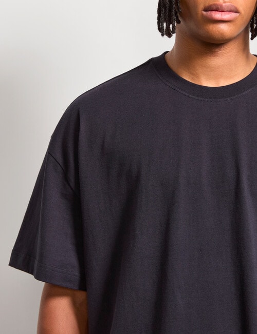 AIR SPACE Oversized Tee, Black product photo View 04 L