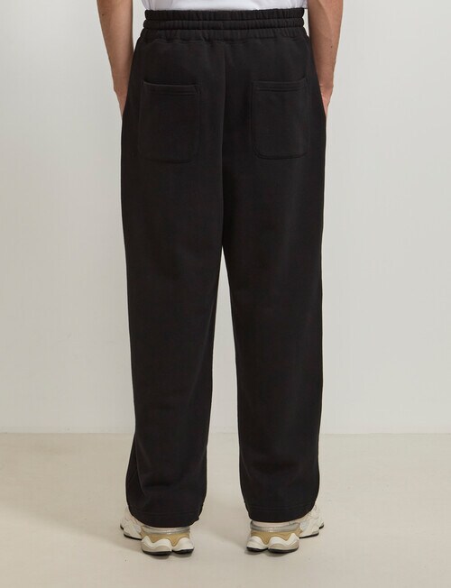 AIR SPACE Relaxed Trackpant, Black product photo View 03 L