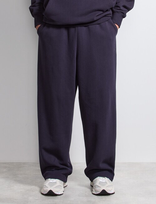 AIR SPACE Relaxed Trackpant, Navy product photo View 02 L