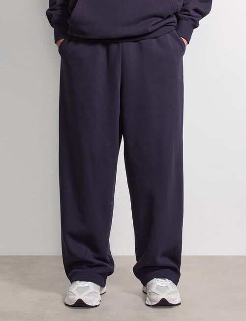 AIR SPACE Relaxed Trackpant, Navy product photo View 02 L