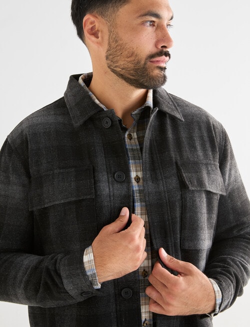 Kauri Trail Lined Jacket, Black product photo