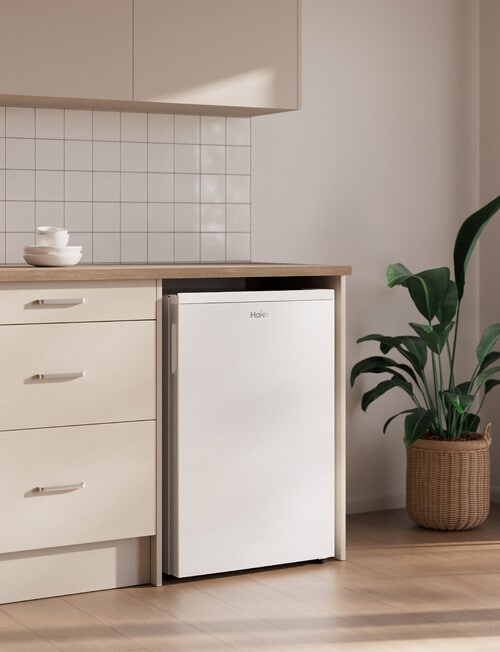 Haier 90L 300 Series Vertical Freezer, HVF90VW product photo View 04 L