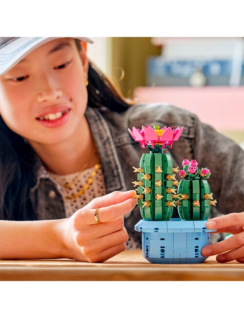 LEGO Botanicals Flowering Cactus, 11509 product photo View 10 L