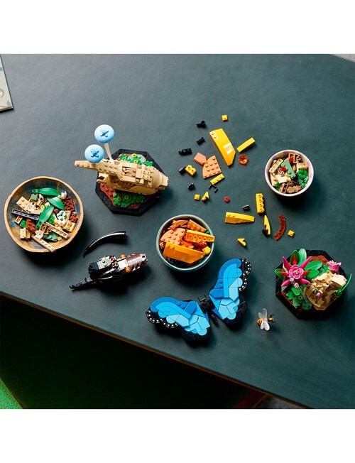 LEGO Ideas The Insect Collection, 21342 product photo View 09 L