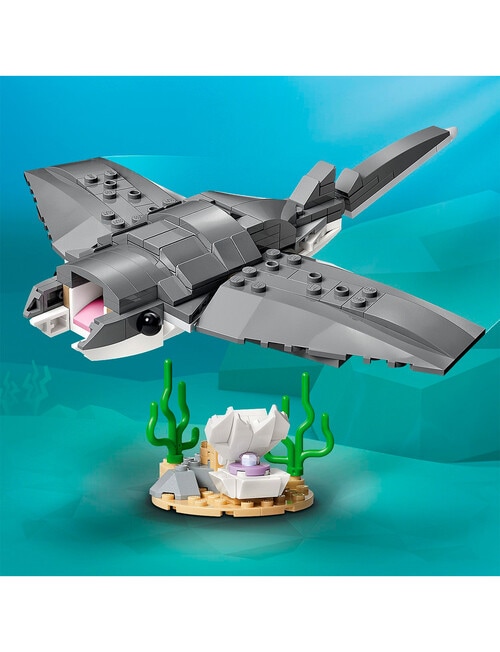LEGO Creator 3-in-1 Fierce Shark with a Treasure Chest, 31381 product photo View 06 L