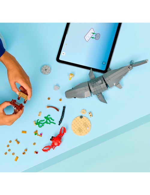 LEGO Creator 3-in-1 Fierce Shark with a Treasure Chest, 31381 product photo View 07 L