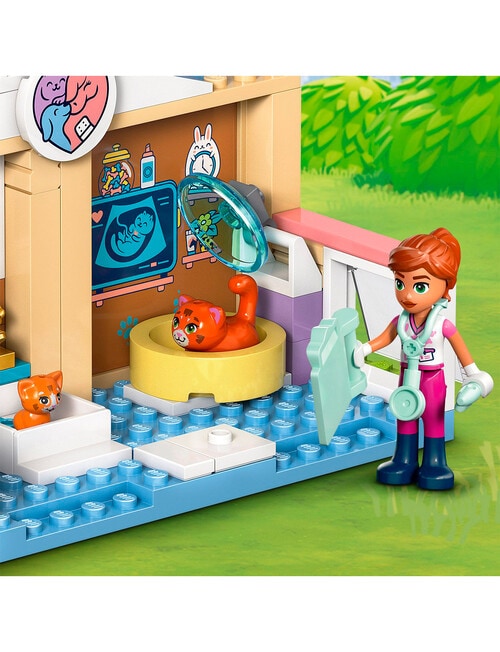 LEGO Friends Animal Vet Clinic, 42696 product photo View 05 L