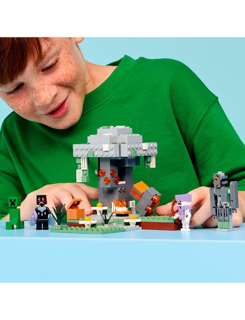 LEGO Minecraft The Pale Garden, 21586 product photo View 13 L