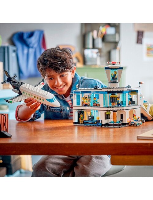 LEGO City Airport with Airplane, 60502 product photo View 13 L