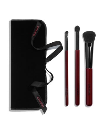 CHANEL LES PINCEAUX ROUGE NOIR 3 Professional Makeup Brushes product photo