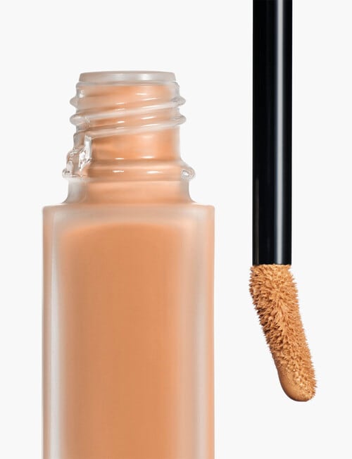 CHANEL ULTRA LE TEINT LE CORRECTEUR Ultrawear, All-Day Comfort, Flawless Finish Concealer product photo View 02 L