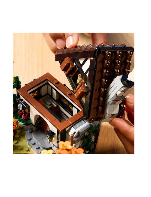 Lego Icons Autumn Cottage Garden, 11372 product photo View 04 L
