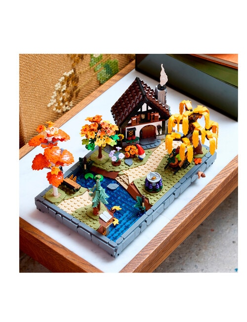 Lego Icons Autumn Cottage Garden, 11372 product photo View 10 L