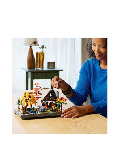 Lego Icons Autumn Cottage Garden, 11372 product photo View 12 L