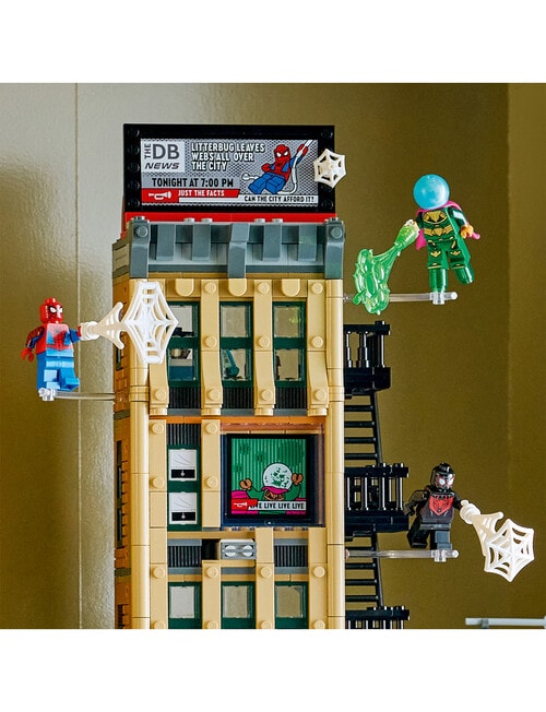 LEGO Superheroes Spider-Man vs. Mysterio: The Daily Bugle, 76342 product photo View 06 L