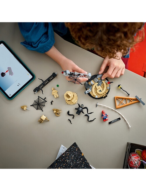 LEGO Superheroes Epic Battle: Spider-Man vs. Sandman, 76334 product photo View 10 L