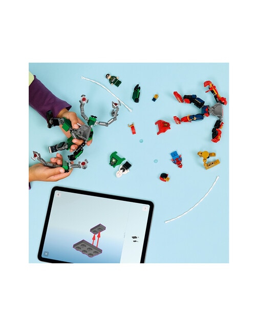 LEGO Superheroes Mech Battle: Spider-Man vs. Doc Ock, 76338 product photo View 10 L