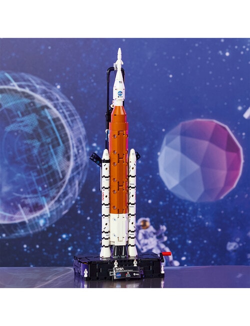 LEGO Technic NASA Artemis Space Launch System Rocket, 42221 product photo View 04 L