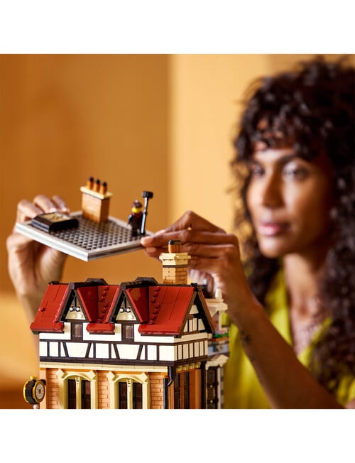 Lego Icons Tudor Corner, 10350 product photo View 10 L