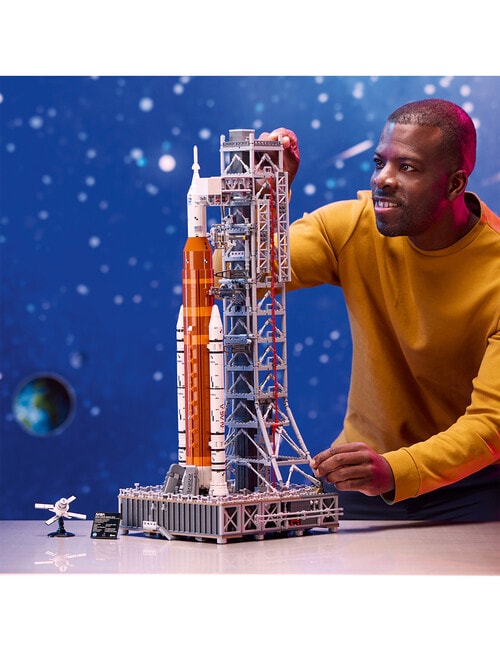 Lego Icons NASA Artemis Space Launch System, 10341 product photo View 08 L