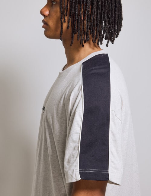 AIR SPACE Shoulder Piping Tee, Grey & Black product photo View 05 L
